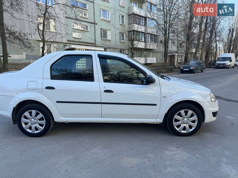 Седан Renault Logan 2010 в Запорожье