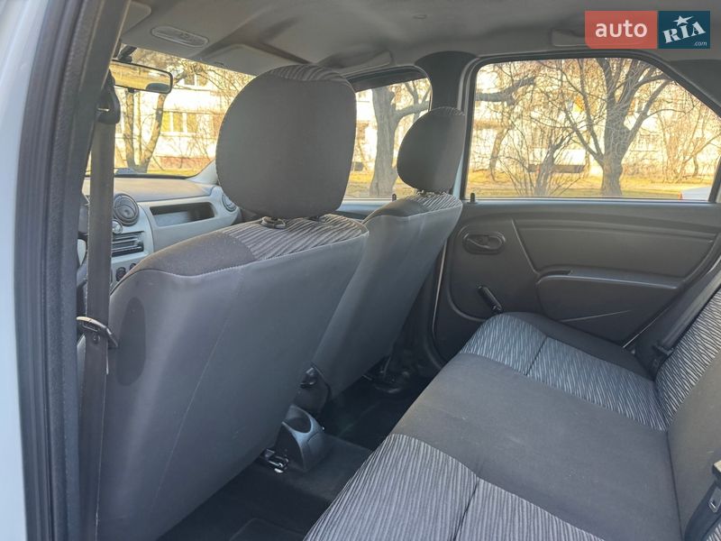 Седан Renault Logan 2010 в Запорожье