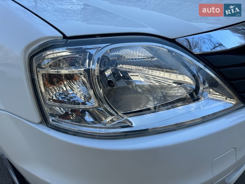 Седан Renault Logan 2010 в Запорожье