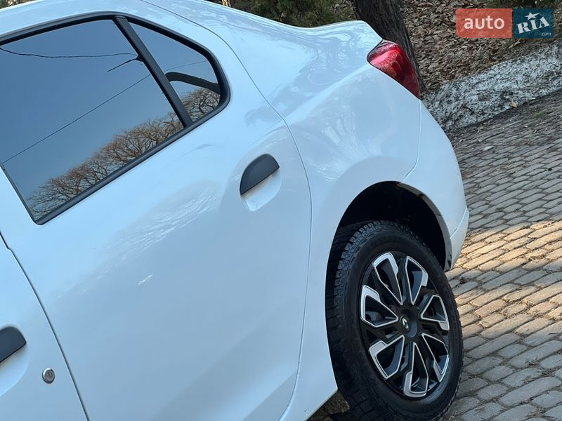 Седан Renault Logan 2016 в Дрогобыче