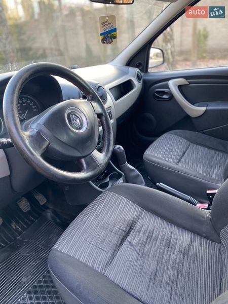 Седан Renault Logan 2010 в Рівному