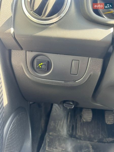 Седан Renault Logan 2013 в Дніпрі