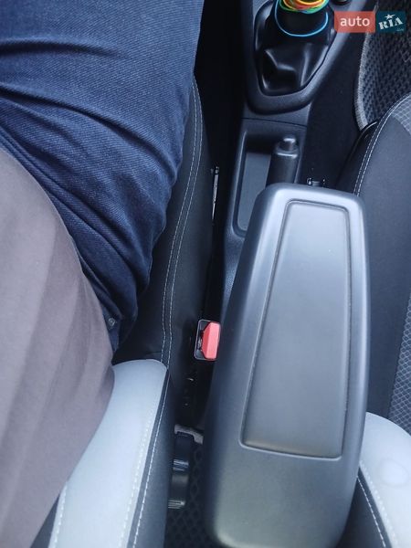 Седан Renault Logan 2013 в Львове