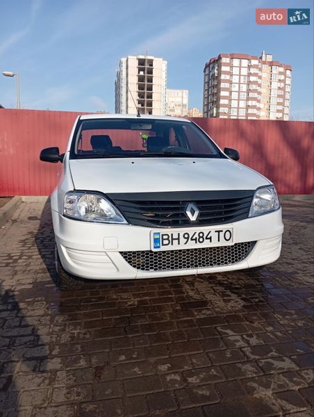Седан Renault Logan 2012 в Южном