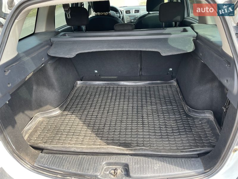 Универсал Renault Logan 2015 в Сарнах фото 6 Универсал Renault Logan 2015 в Сарнах