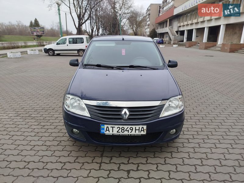 Седан Renault Logan 2011 в Ивано-Франковске