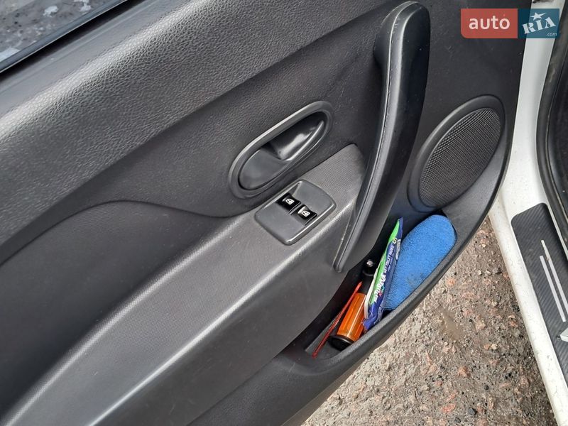 Седан Renault Logan 2013 в Кропивницькому