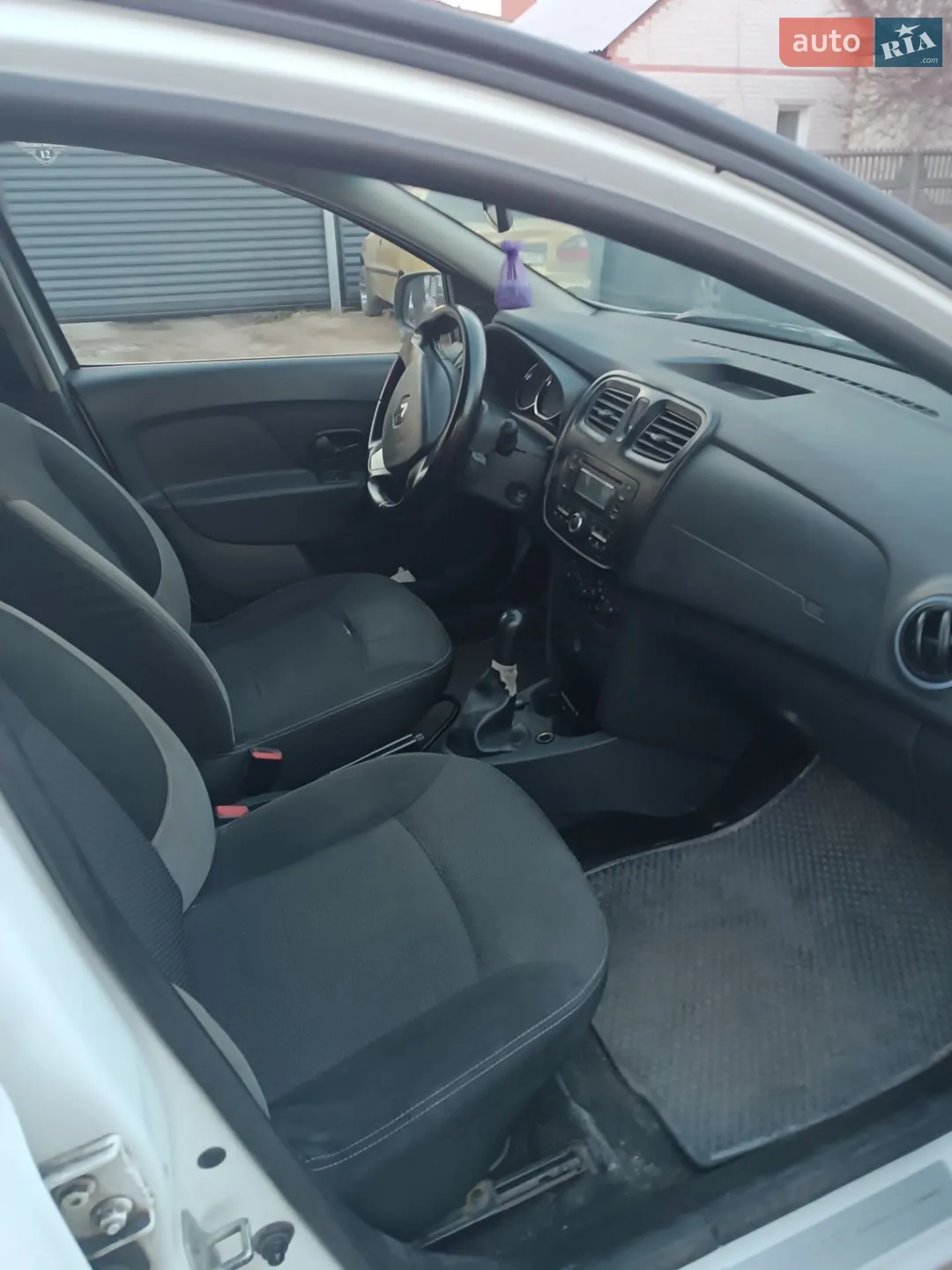 2015 Renault Logan - мініатюра 9
