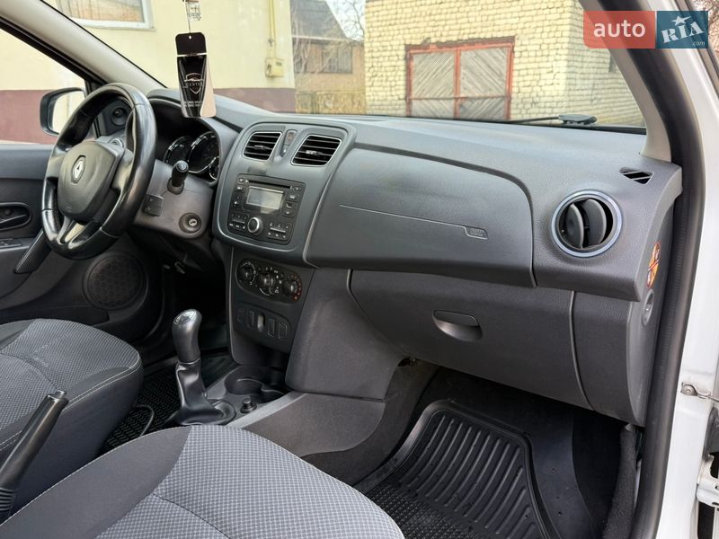 Седан Renault Logan 2015 в Красилове фото 26 Седан Renault Logan 2015 в Красилове