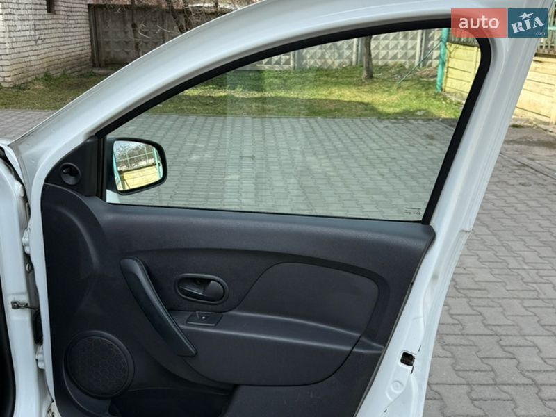 Седан Renault Logan 2015 в Красилове фото 41 Седан Renault Logan 2015 в Красилове