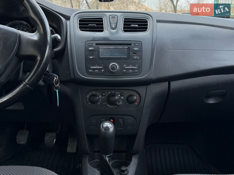 Седан Renault Logan 2015 в Красилове фото 44 Седан Renault Logan 2015 в Красилове