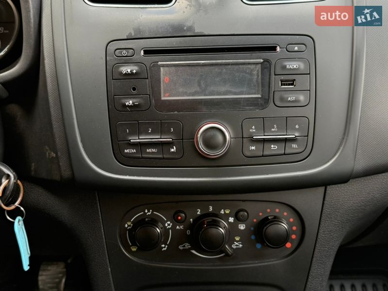 Седан Renault Logan 2015 в Красилове фото 47 Седан Renault Logan 2015 в Красилове