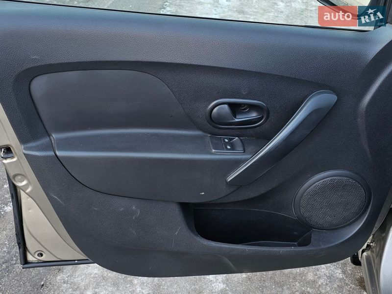 Универсал Renault Logan 2014 в Киеве фото 21 Универсал Renault Logan 2014 в Киеве