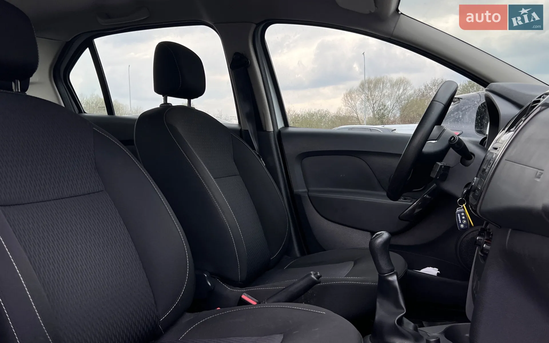 2017 Renault Logan - мініатюра 16