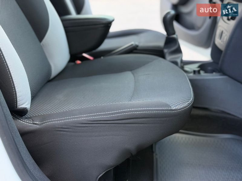 Седан Renault Logan 2013 в Вінниці