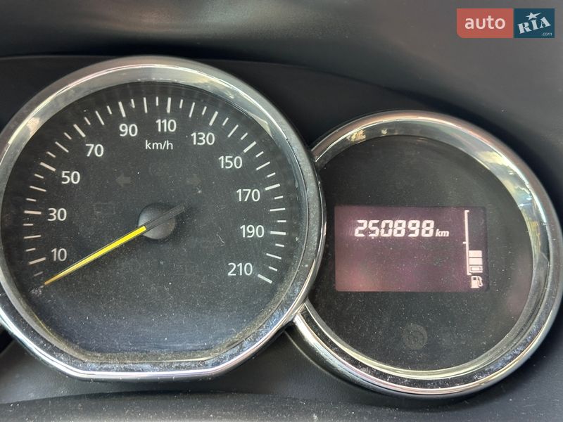 Седан Renault Logan 2013 в Киеве фото 16 Седан Renault Logan 2013 в Киеве