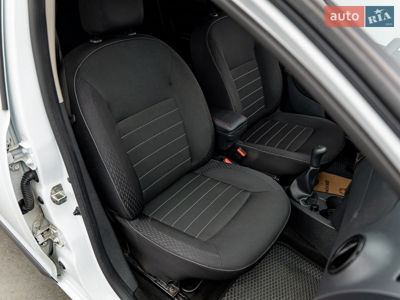 Седан Renault Logan 2020 в Киеве