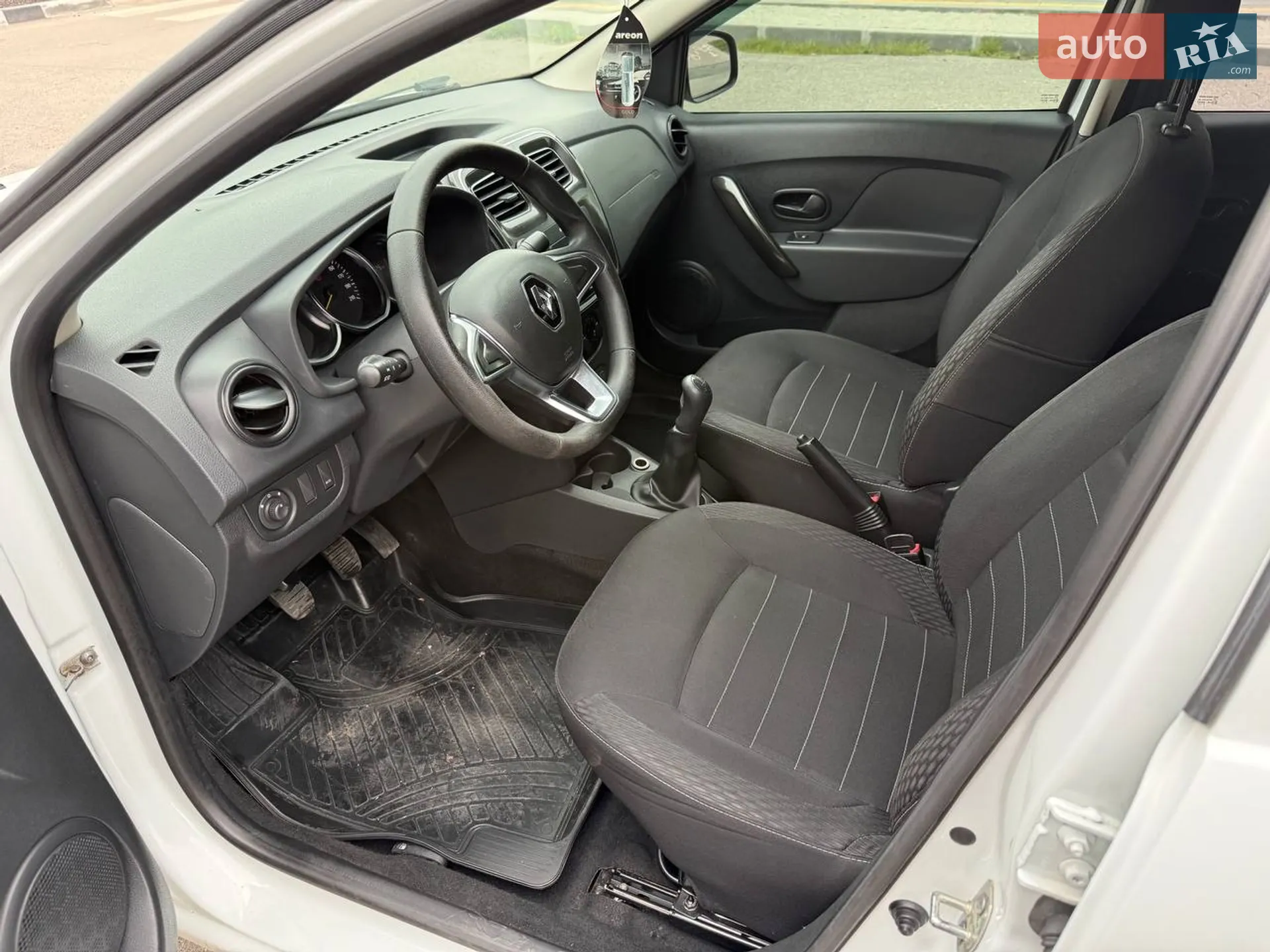 2020 Renault Logan - мініатюра 17