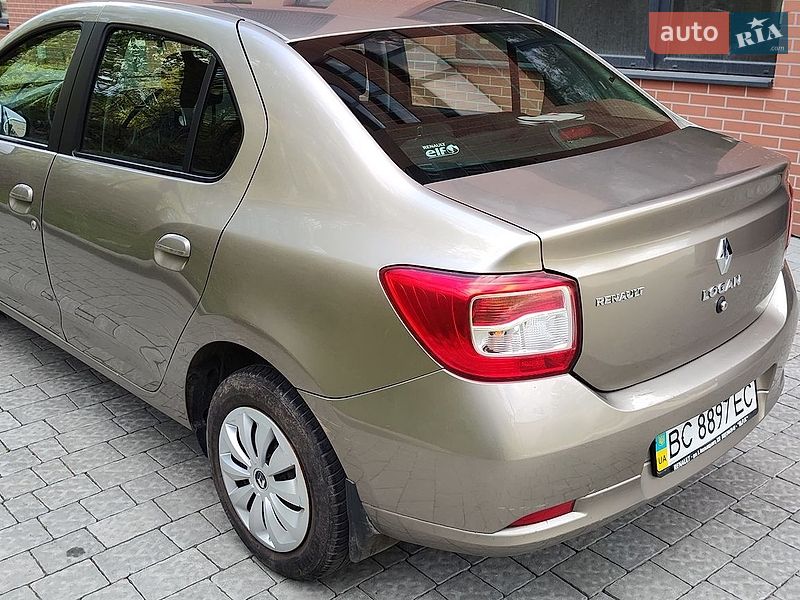 Седан Renault Logan 2013 в Львове