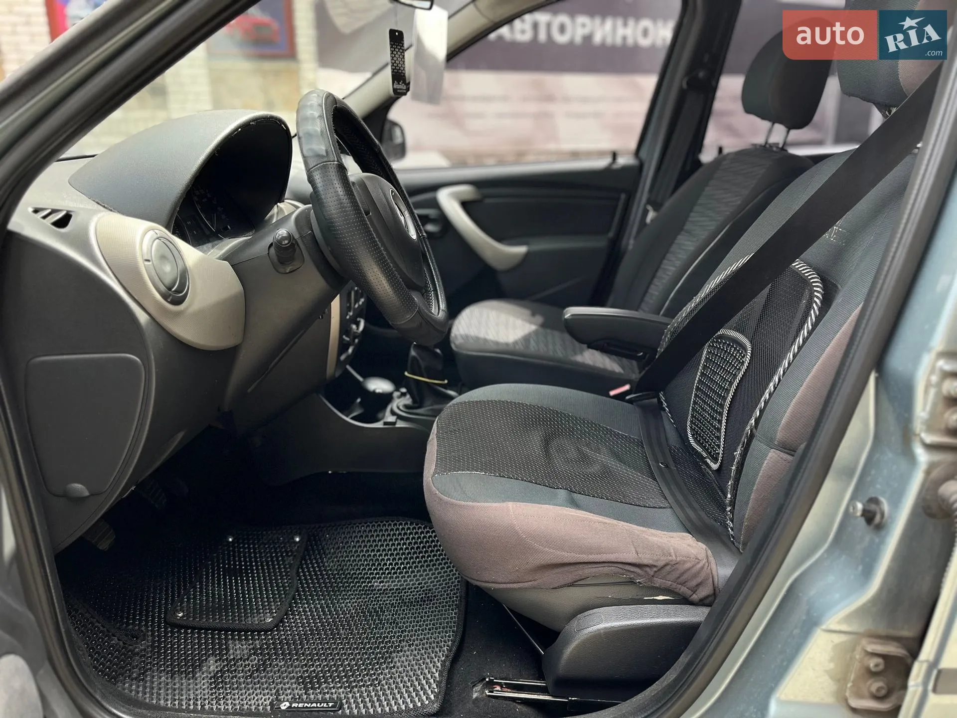 2011 Renault Logan - мініатюра 11