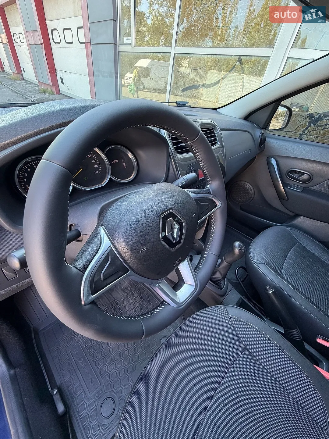 2019 Renault Logan - мініатюра 10