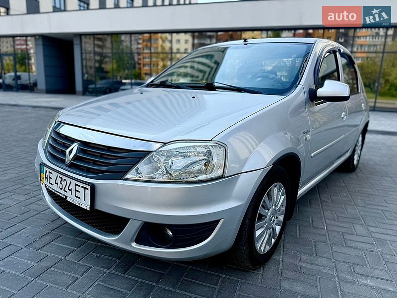 Седан Renault Logan 2011 в Днепре
