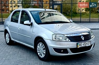 Седан Renault Logan 2011 в Днепре