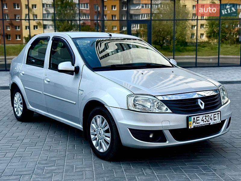 Седан Renault Logan 2011 в Днепре