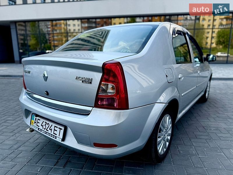 Седан Renault Logan 2011 в Днепре