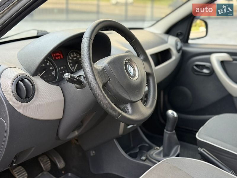 Седан Renault Logan 2011 в Днепре