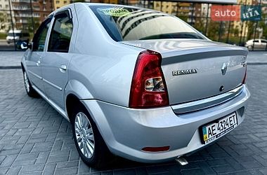 Седан Renault Logan 2011 в Днепре