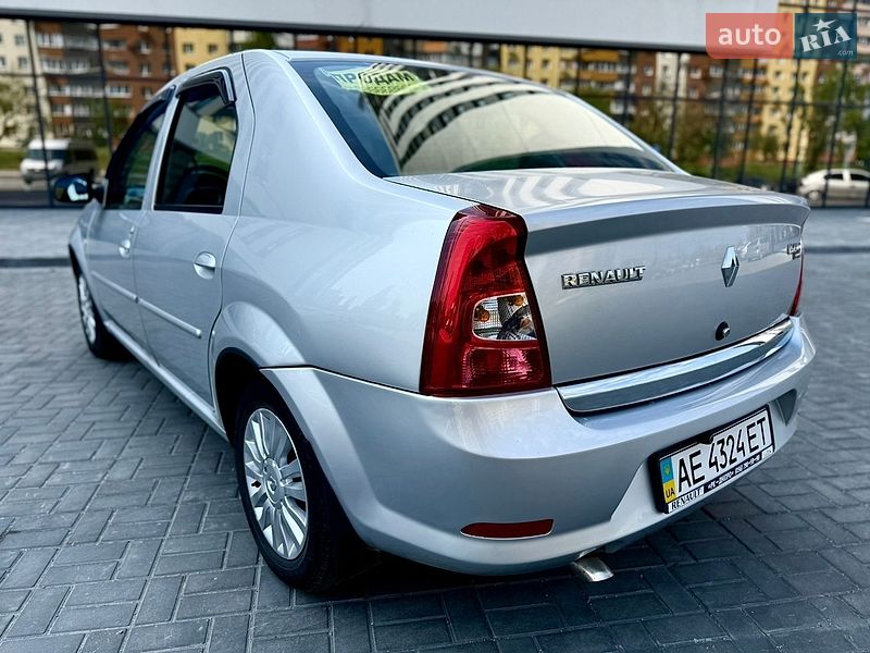 Седан Renault Logan 2011 в Днепре