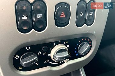 Седан Renault Logan 2010 в Козельщині