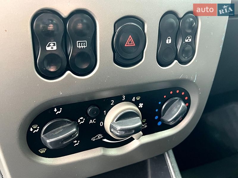 Седан Renault Logan 2010 в Козельщині