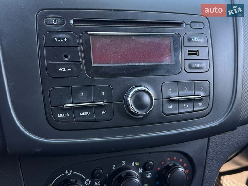 Седан Renault Logan 2013 в Кропивницком