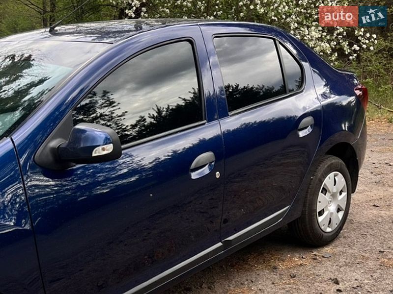 Седан Renault Logan 2017 в Киверцах