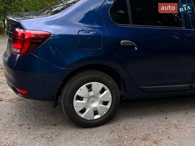 Седан Renault Logan 2017 в Киверцах