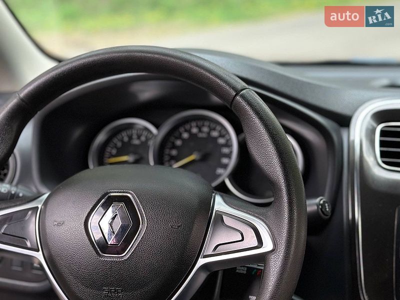 Седан Renault Logan 2017 в Киверцах