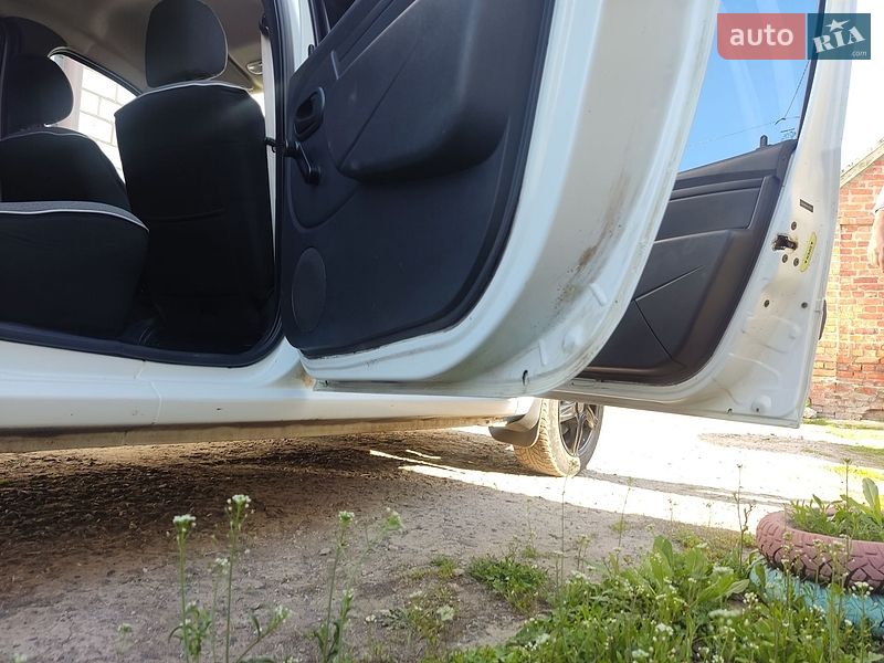 Универсал Renault Logan 2012 в Новой Водолаге