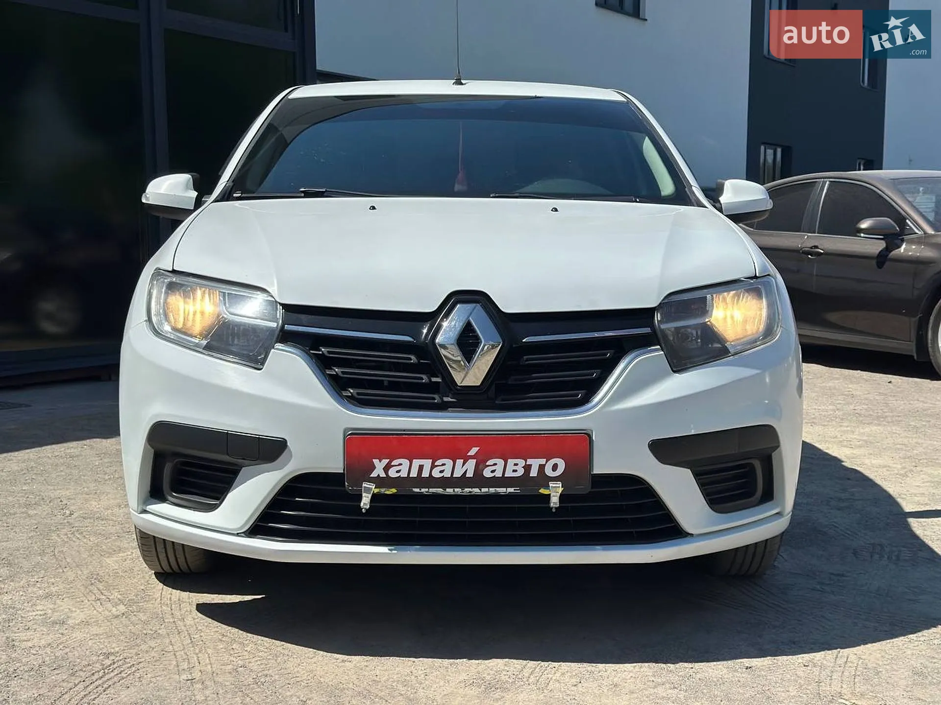 2017 Renault Logan - мініатюра 2