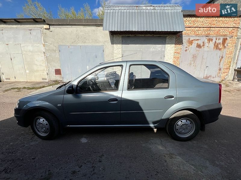 Седан Renault Logan 2009 в Львові