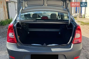 Седан Renault Logan 2009 в Львові