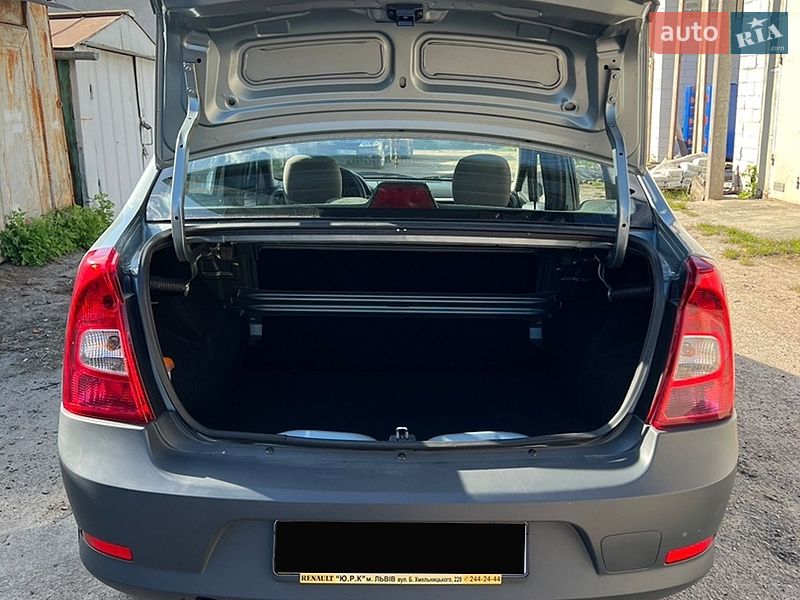 Седан Renault Logan 2009 в Львові