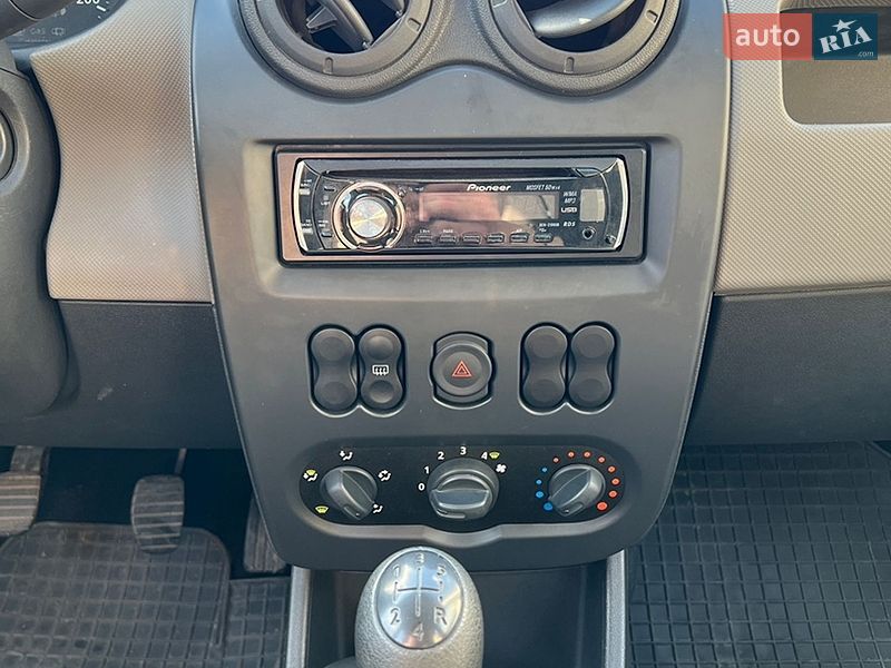 Седан Renault Logan 2009 в Львові