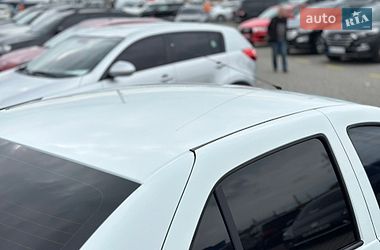 Седан Renault Logan 2014 в Черновцах