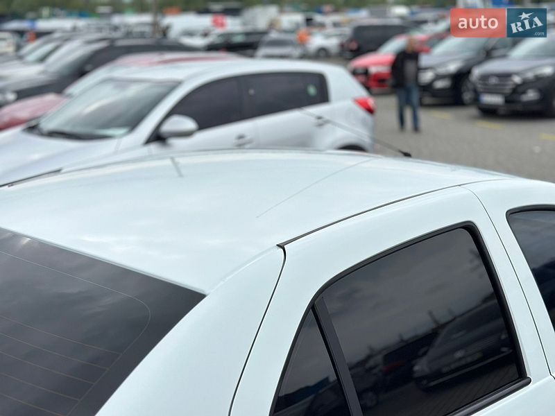 Седан Renault Logan 2014 в Черновцах