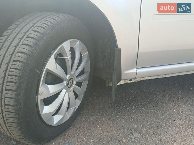 Седан Renault Logan 2013 в Чернігові