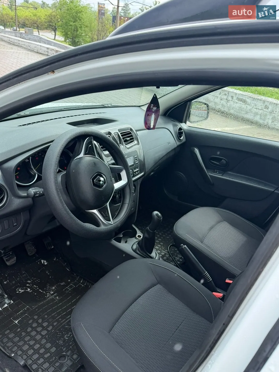 2018 Renault Logan - мініатюра 20
