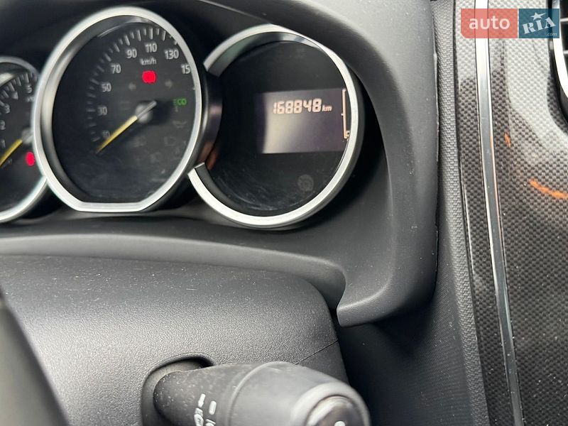 Седан Renault Logan 2017 в Ромнах фото 8 Седан Renault Logan 2017 в Ромнах