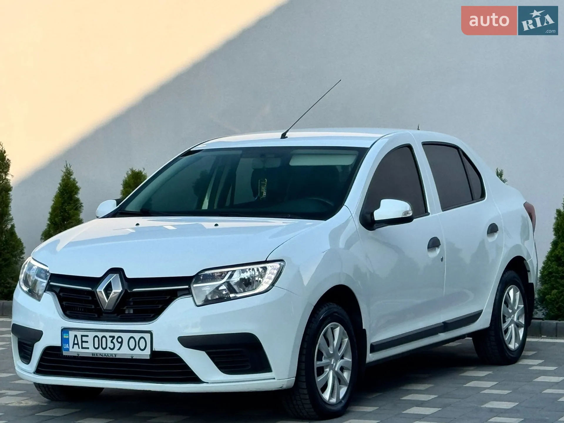 2017 Renault Logan - мініатюра 20